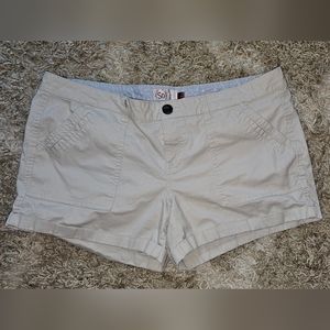 SO khaki shorts size 17